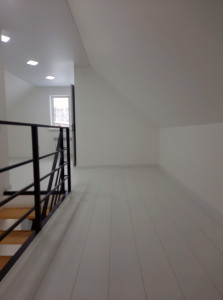 br2-230213-dom735-011